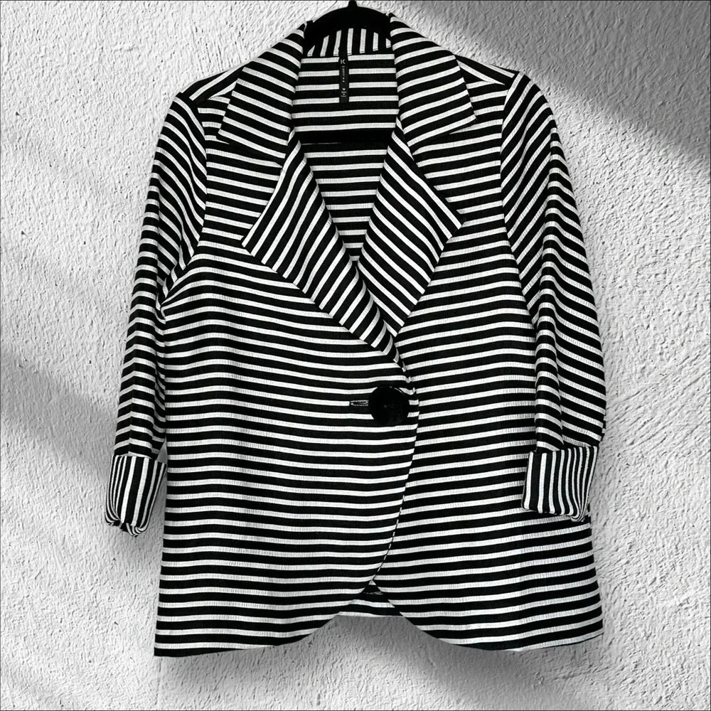 IC by Connie K Black White Stripe Blazer Medium Art 2 Wear Lagenlook Beetlejuice - Picture 1 of 12